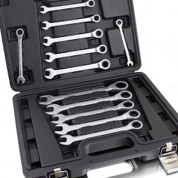 Sada v kufríku 12-dielnych...