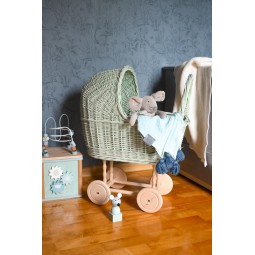 Zelený prútený kočík pre...